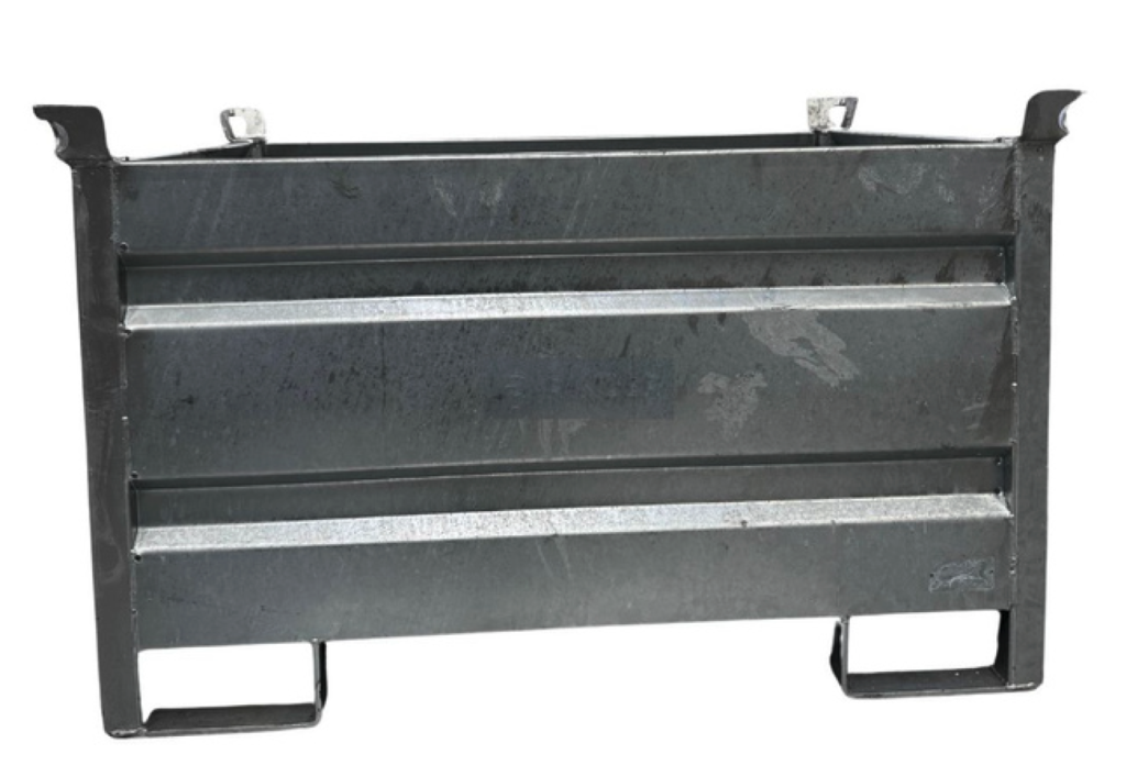 Metallbehälter für den Bau