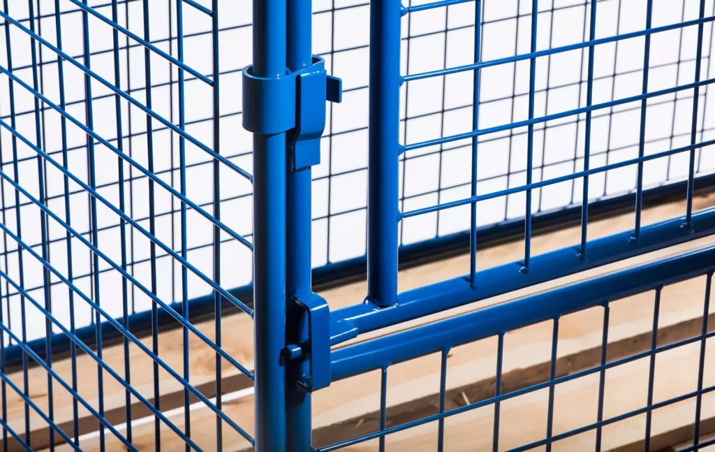 Palettenaufsatz 800 x 1200 x 800 mit Einzeltür Nahaufnahme der Tür