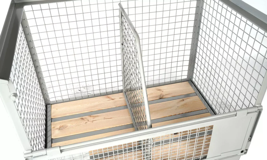 Trennwand für Behälter 1240x835x970 Nahaufnahme der Trennwand im Behälter